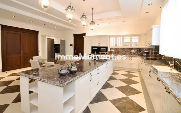 Reventa - Villa - Marbella - Guadalmina Baja