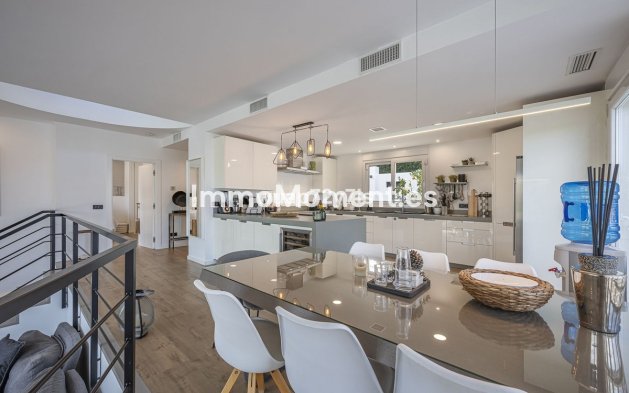 Resale - Villa - Marbella - Guadalmina Alta