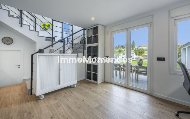 Resale - Villa - Marbella - Guadalmina Alta