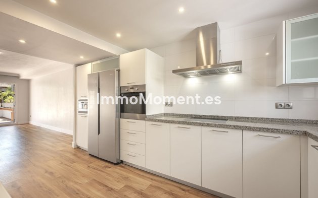 Reventa - Villa - Marbella - Marbella Centro