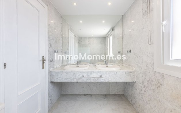 Reventa - Villa - Marbella - Marbella Centro