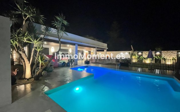 Wiederverkauf - Villa - Estepona  - New Golden Mile