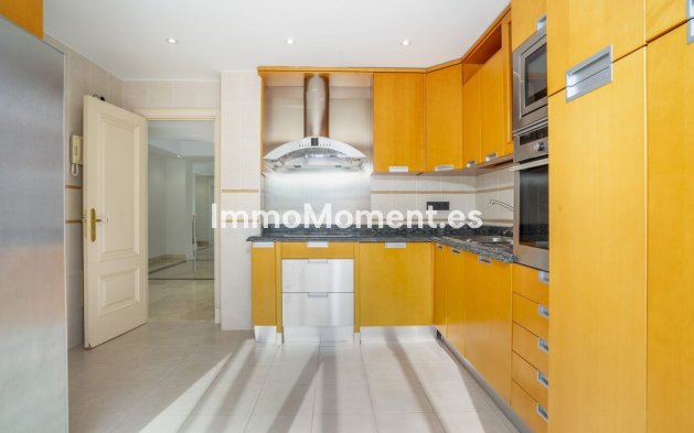 Resale - Apartment - Marbella - Marbella Centro