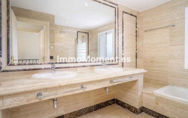 Resale - Apartment - Marbella - Marbella Centro