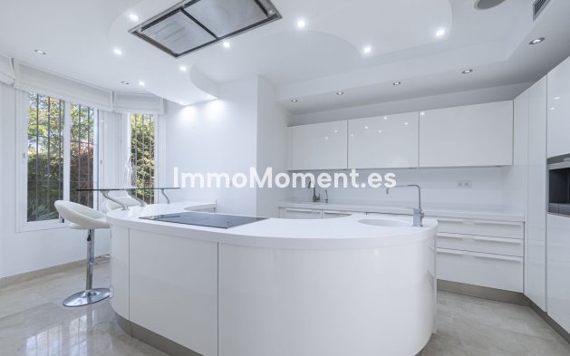 Wiederverkauf - Villa - Marbella - Nueva Andalucía