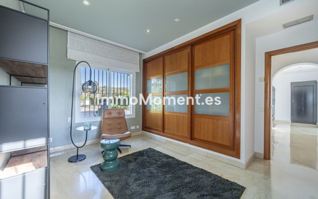 Wiederverkauf - Villa - Marbella - Nueva Andalucía