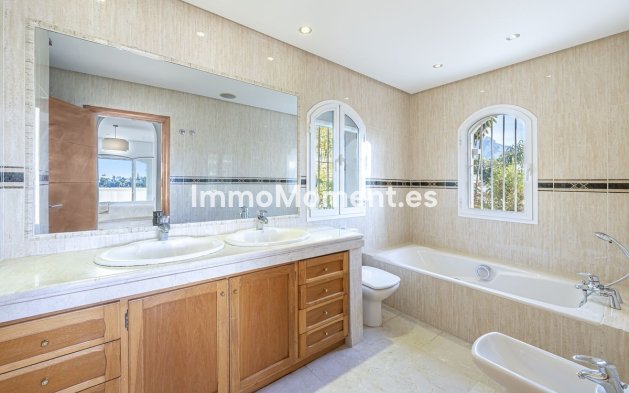 Wiederverkauf - Villa - Marbella - Nueva Andalucía