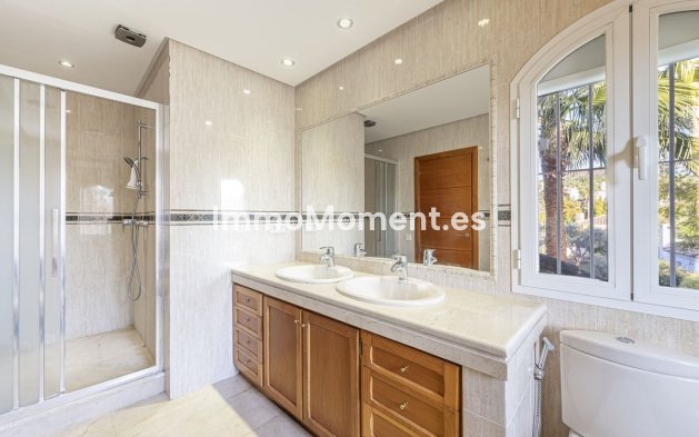 Wiederverkauf - Villa - Marbella - Nueva Andalucía