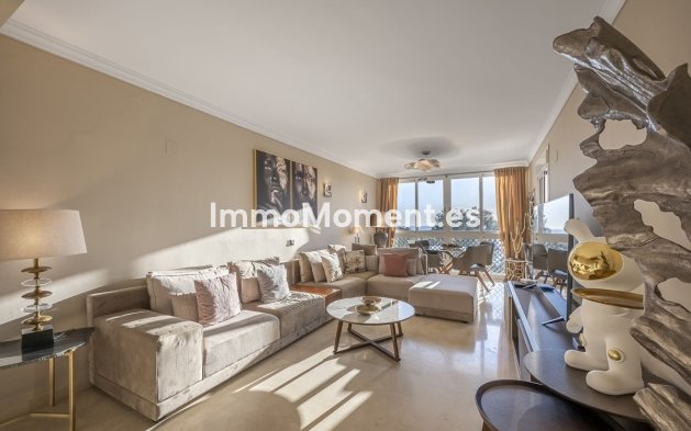 Resale - Apartment - Marbella - Puerto Banús