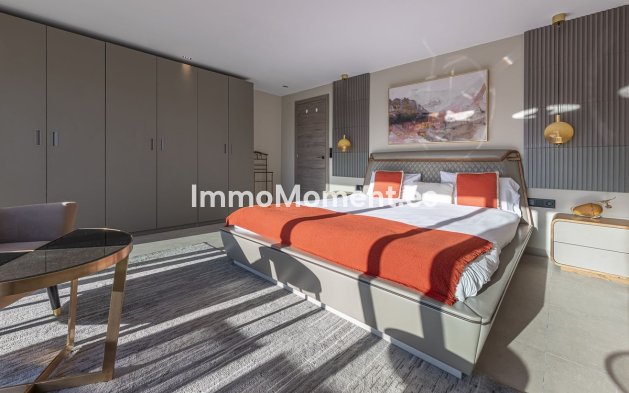 Resale - Apartment - Marbella - Puerto Banús