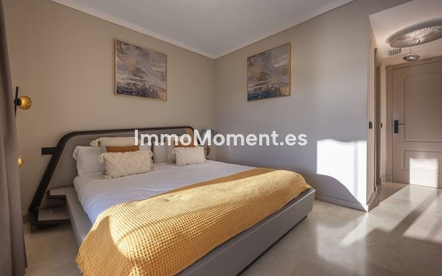 Resale - Apartment - Marbella - Puerto Banús