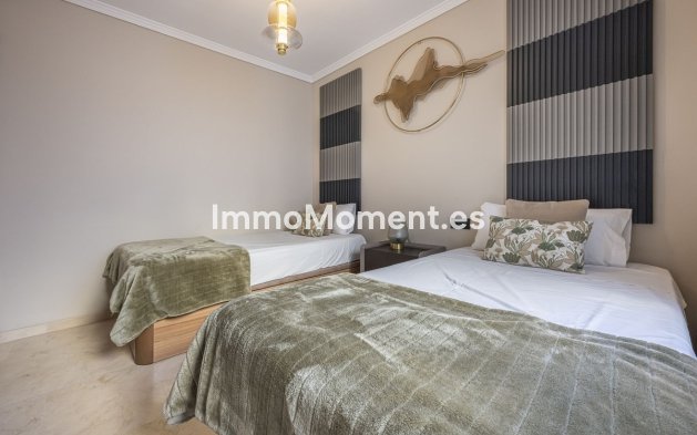 Resale - Apartment - Marbella - Puerto Banús