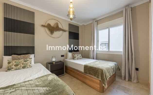 Resale - Apartment - Marbella - Puerto Banús