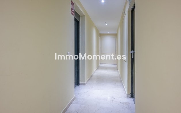 Resale - Apartment - Marbella - Puerto Banús