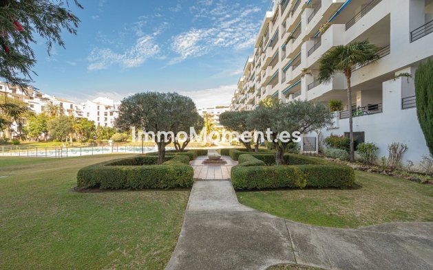 Resale - Apartment - Marbella - Puerto Banús