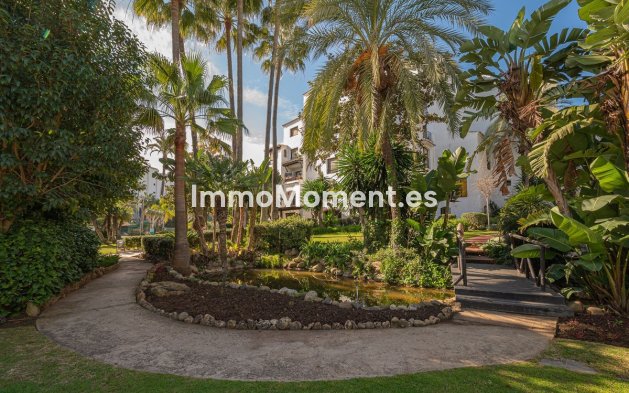 Resale - Apartment - Marbella - Puerto Banús