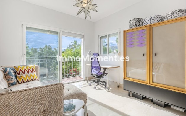 Wiederverkauf - Reihenhaus -   Inländisch - Istán