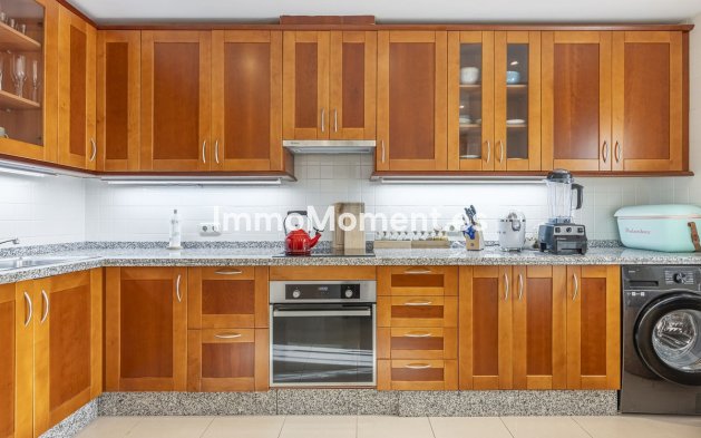 Wiederverkauf - Reihenhaus -   Inländisch - Istán