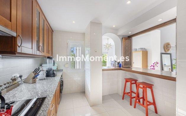 Wiederverkauf - Reihenhaus -   Inländisch - Istán