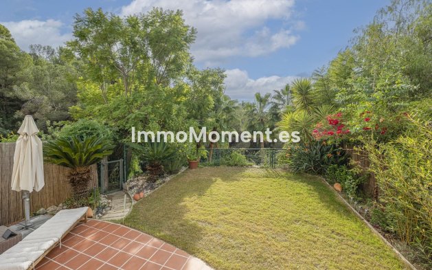 Wiederverkauf - Reihenhaus -   Inländisch - Istán