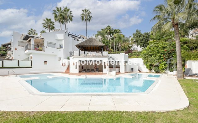 Wiederverkauf - Reihenhaus -   Inländisch - Istán