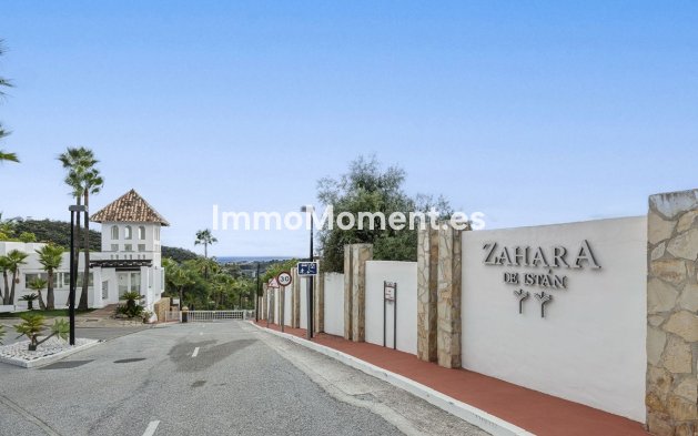 Wiederverkauf - Reihenhaus -   Inländisch - Istán