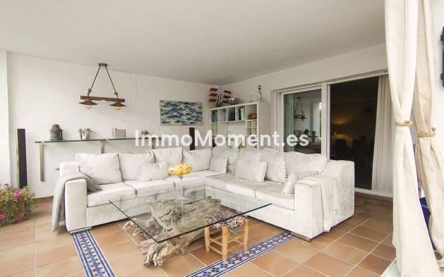Resale - Apartment - Estepona - Selwo