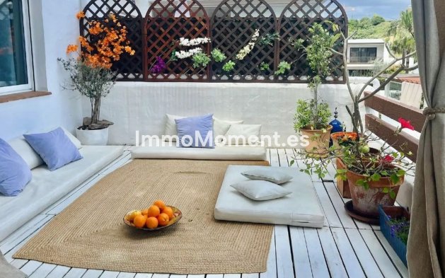 Resale - Apartment - Estepona - Selwo