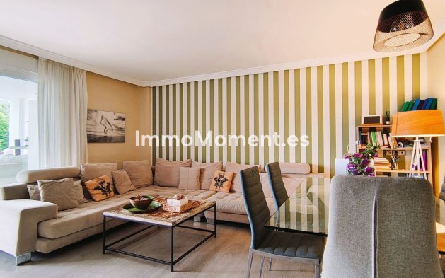 Resale - Apartment - Estepona - Selwo