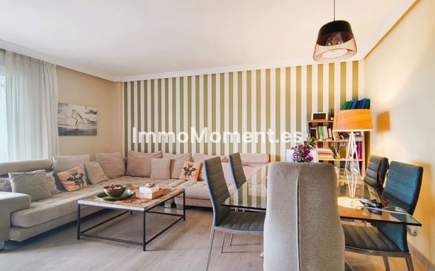 Resale - Apartment - Estepona - Selwo