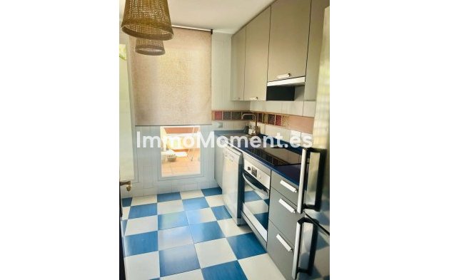 Resale - Apartment - Estepona - Selwo