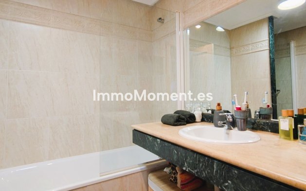 Resale - Apartment - Estepona - Selwo
