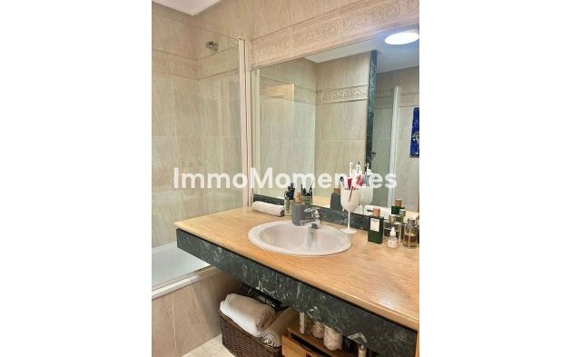 Resale - Apartment - Estepona - Selwo