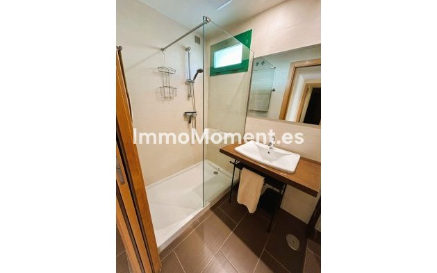 Resale - Apartment - Estepona - Selwo