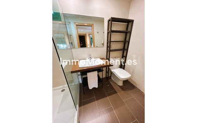 Resale - Apartment - Estepona - Selwo