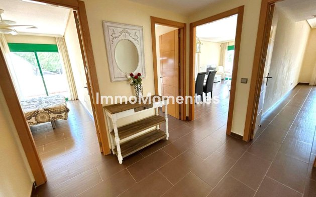 Resale - Apartment - Estepona - Selwo