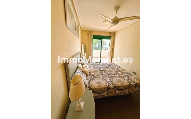 Resale - Apartment - Estepona - Selwo