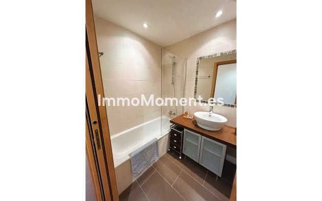 Resale - Apartment - Estepona - Selwo