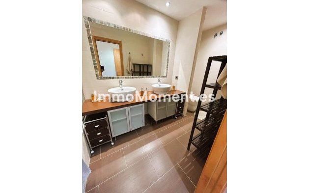 Resale - Apartment - Estepona - Selwo