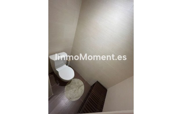 Resale - Apartment - Estepona - Selwo