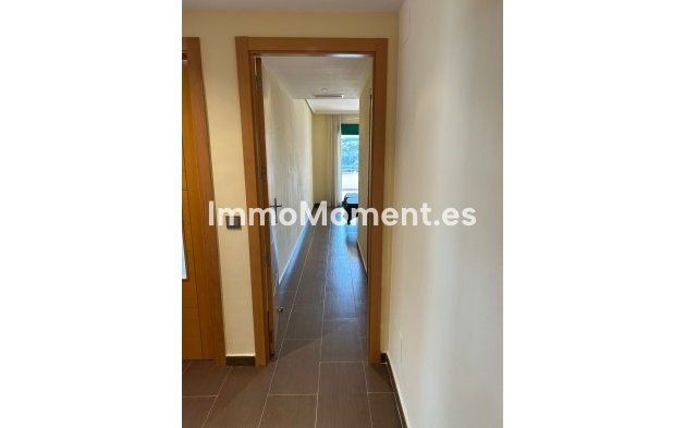 Resale - Apartment - Estepona - Selwo