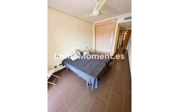 Resale - Apartment - Estepona - Selwo