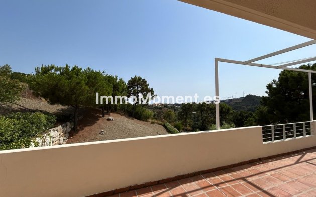 Resale - Apartment - Estepona - Selwo