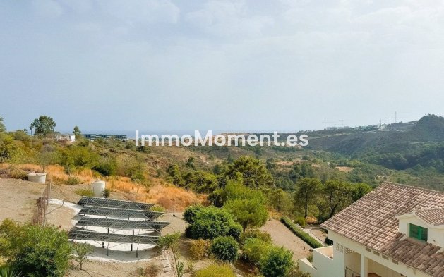 Resale - Apartment - Estepona - Selwo