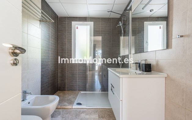 Wiederverkauf - Villa - Marbella - Nueva Andalucía