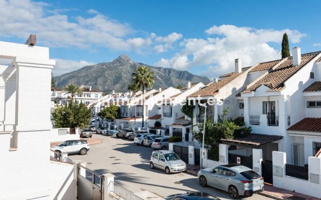 Wiederverkauf - Villa - Marbella - Nueva Andalucía