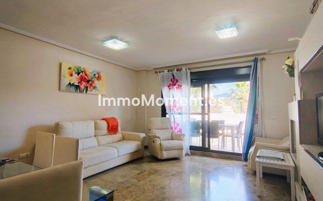 Resale - Apartment - Estepona - Selwo