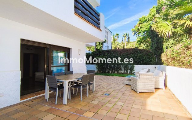 Resale - Apartment - Estepona - Selwo