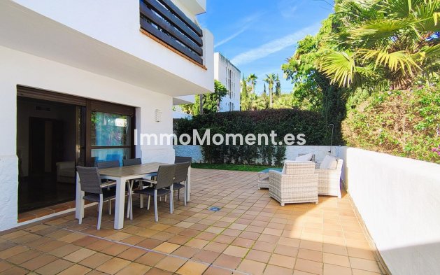 Resale - Apartment - Estepona - Selwo