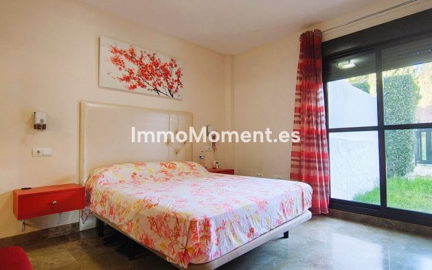 Resale - Apartment - Estepona - Selwo